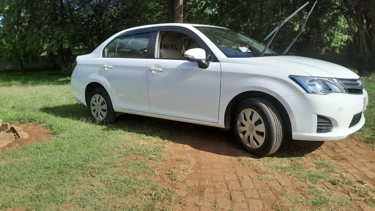 Toyota White  Axio